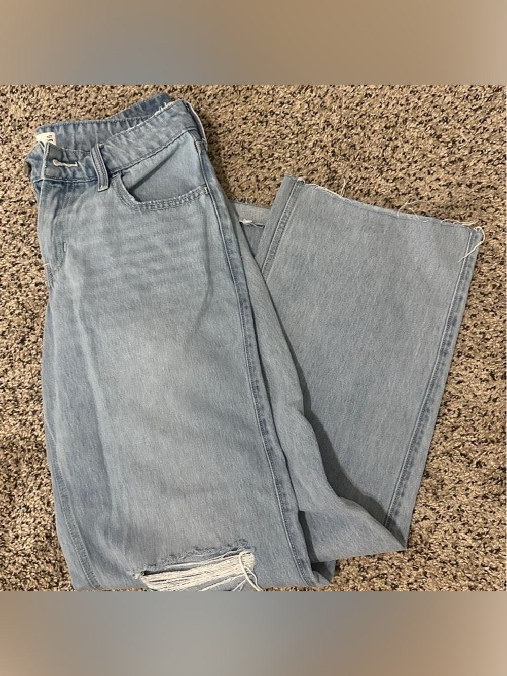 Hollister Size 4 Long Low Rise Wide Leg Baggy Jeans distressed